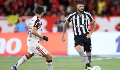 Barboza é expulso em Botafogo x Flamengo e reação ao árbitro Daronco