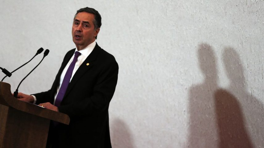 Barroso afirma STF vive momento difícil em crise com banqueiro do Master