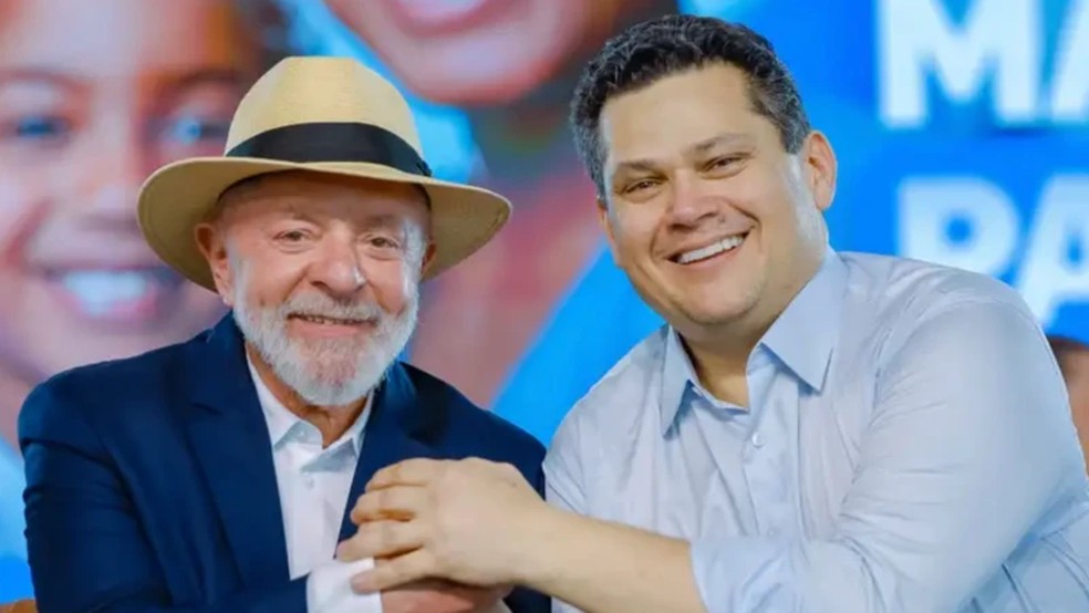 Em busca de apoio político no Congresso e no Amapá, Lula faz acenos a presidente do Senado, Davi Alcolumbre e defende pesquisas sobre petróleo no Estado — Foto: Ricardo Stuckert/Presidência da República