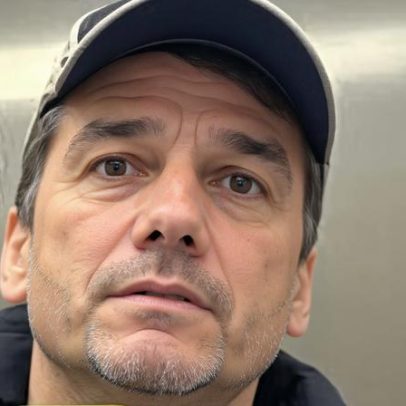 Filho de Wagner Moura publica foto rara com o pai e manda recado