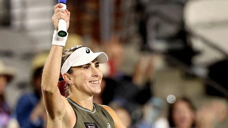 Bencic vence na estreia em Charleston e avança às oitavas