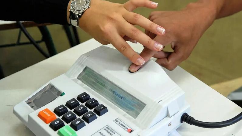 Eleitores devem regularizar biometria e situação do título eleitoral até 6 de maio nos cartórios do Espírito Santo. Foto: Wilson Dias (EBC)