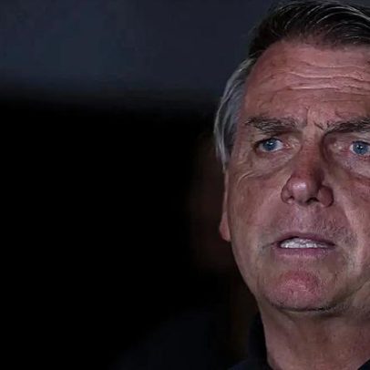 Médico de Bolsonaro comenta nova pneumonia de Flávio Bolsonaro