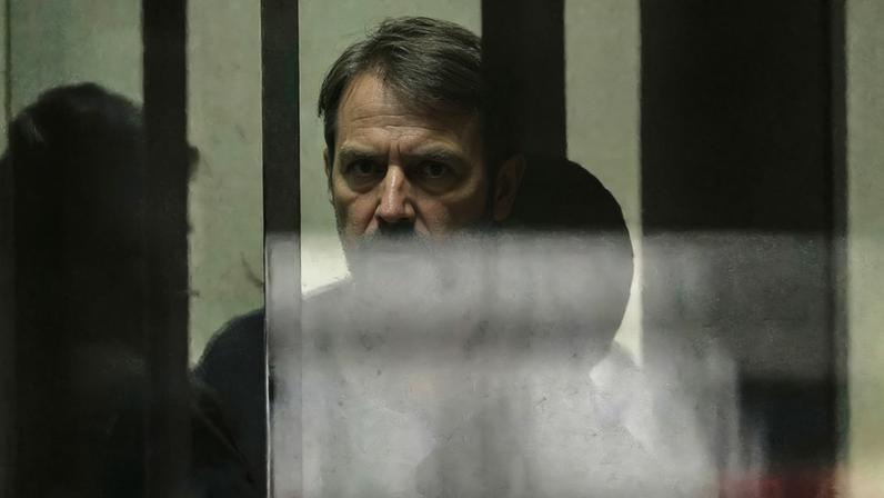 Bolsonaro é hospitalizado com vômitos e calafrios, diz Flávio