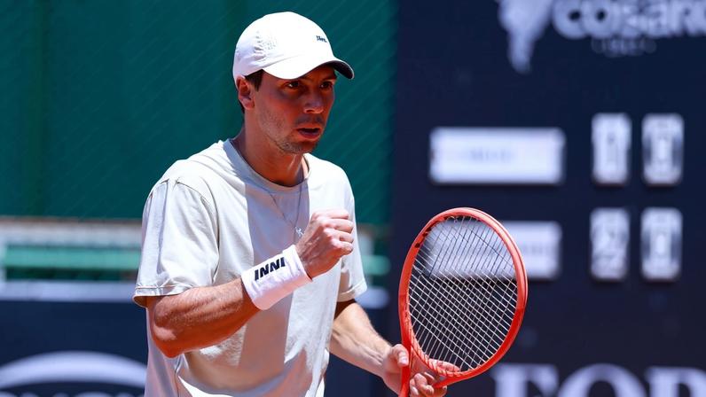 Boscardin vence outra e encara Monteiro