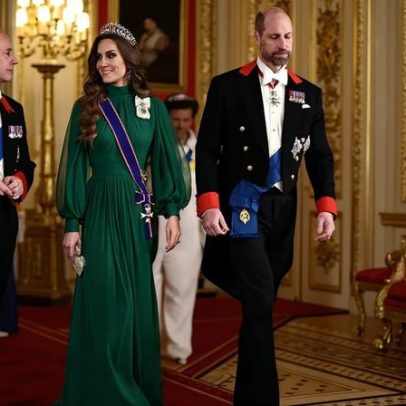 Kate Middleton em banquete estatal na Nigéria com salto de Carrie Bradshaw