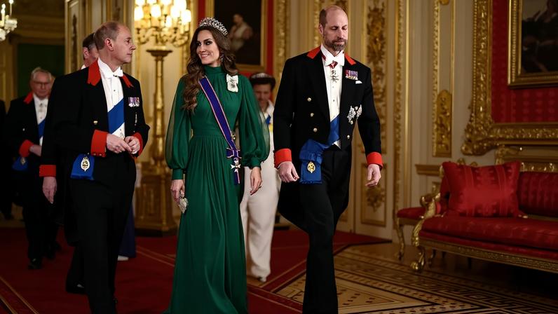 Kate Middleton em banquete estatal na Nigéria com salto de Carrie Bradshaw