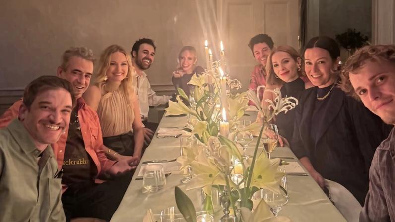 Hunter Moreno surpreende Brittany Snow no seu 40º aniversário