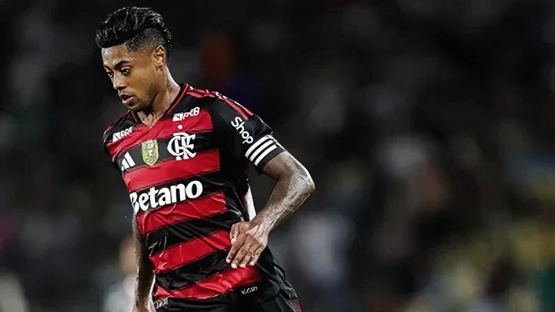 Renovação de Bruno Henrique volta à pauta do Flamengo; atacante reage