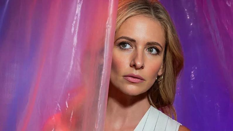 Foto de Sarah Michelle Gellar, atriz que protagonizaria o revival cancelado de Buffy, A Caça-Vampiros