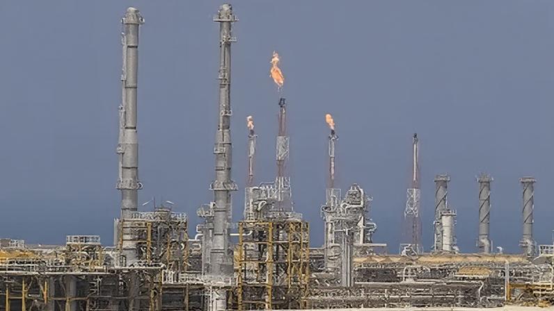 Vista de uma parte da fase 19 do campo de gás South Pars em Assalooyeh, na costa do Golfo Pérsico do Irã, a 1.400 km (870 milhas) ao sul de Teerã, em 23 de agosto de 2016.