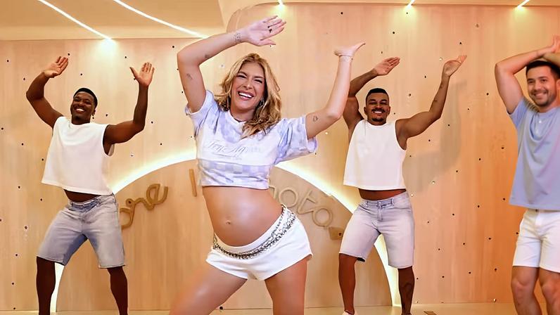 Lore Improta dança grávida — Foto: Youtube/Lore Improta