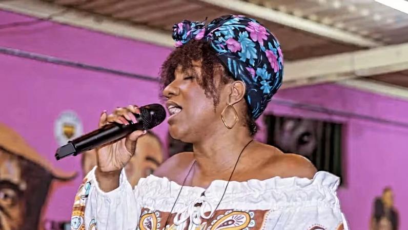 Adriana Araújo morreu aos 49 anos — Foto: @sambatopoficiall