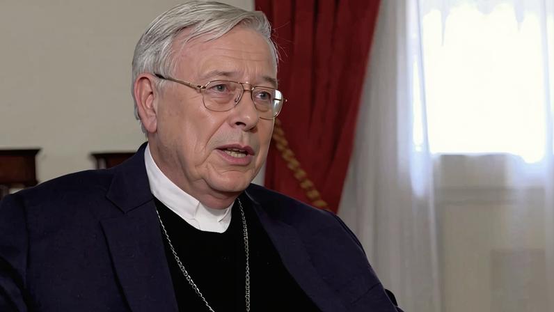 Cardeal diz que Igreja Católica não sobreviverá sem ordenar mulheres