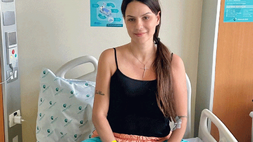 Ex-panicat Carol Dias é internada em SP por dores intensas