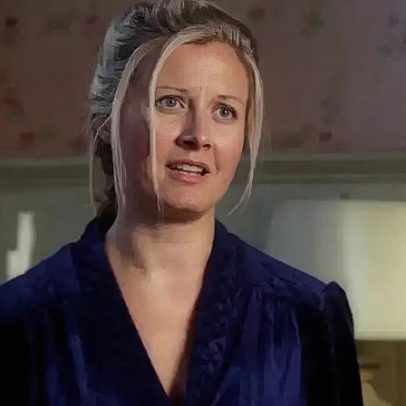 Carrie Anne Fleming, atriz de Supernatural, morre aos 51 anos