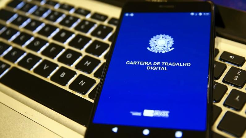 Carteira de trabalho digital. Foto: Marcelo Camargo/Agência Brasil