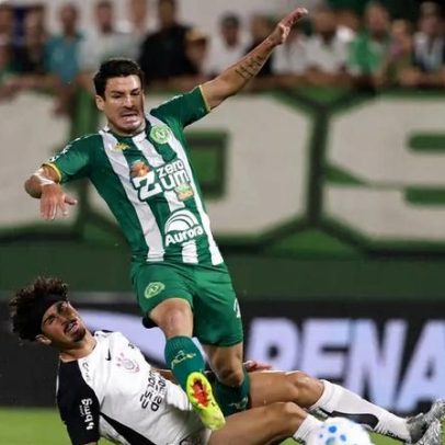 Craque da Chapecoense ironiza pênalti não marcado contra o Corinthians
