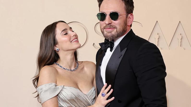 Chris Evans and Alba Baptista attended the 2026 Oscars, as seen above.