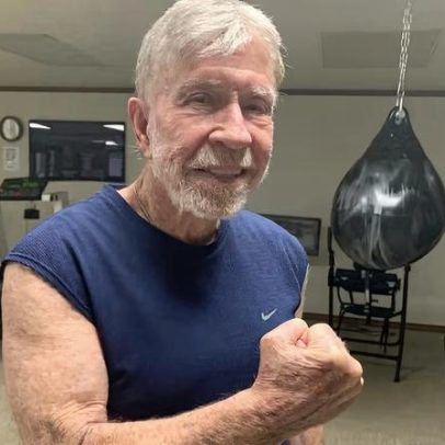 Chuck Norris sofreu duas paradas cardíacas há oito anos e sobreviveu