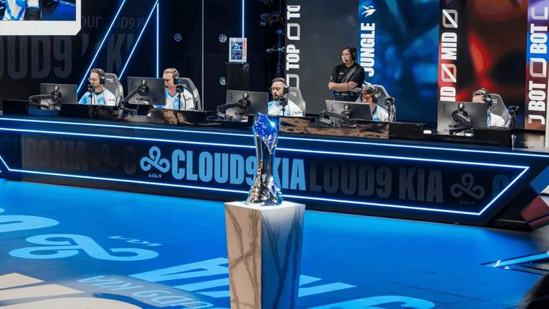 Cloud9 afirma que torcida alertou equipe sobre Baron na final da LCS 2026