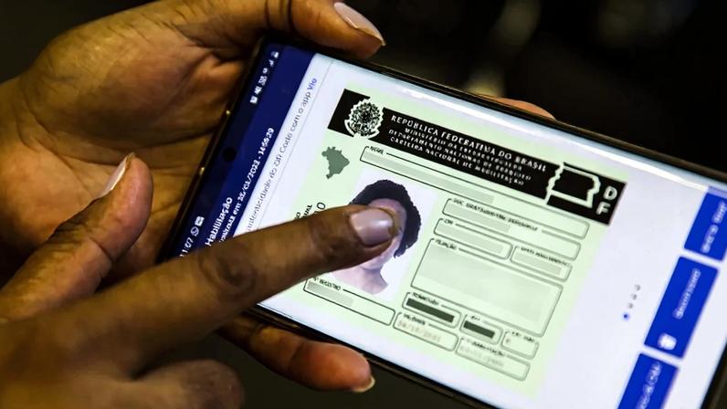 Alcolumbre prorroga MP para renovação automática da CNH