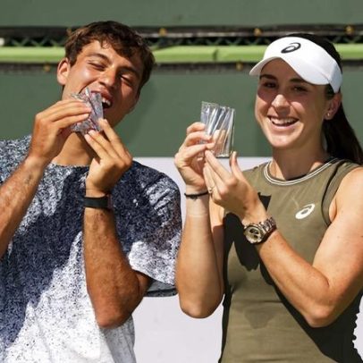 Cobolli e Bencic vencem favoritos e conquistam o título de duplas mistas