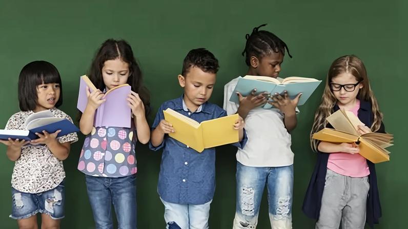 Brasil atinge meta: 66% de crianças alfabetizadas na idade certa