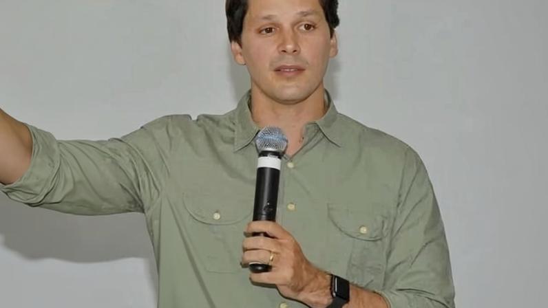 Daniel Vilela (MDB) faz discurso em evento em Goiás (GO)