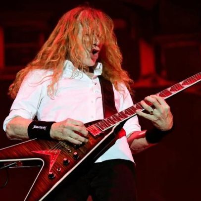 Dave Mustaine planeja memórias que revelam sua jornada contra o câncer