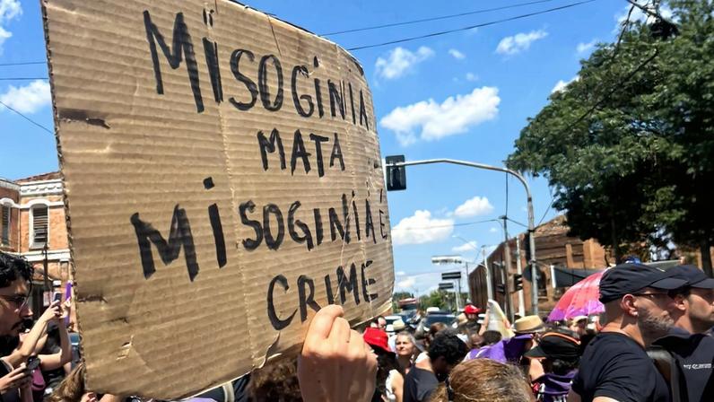 Senado aprova texto-base que torna misoginia crime equivalente ao racismo