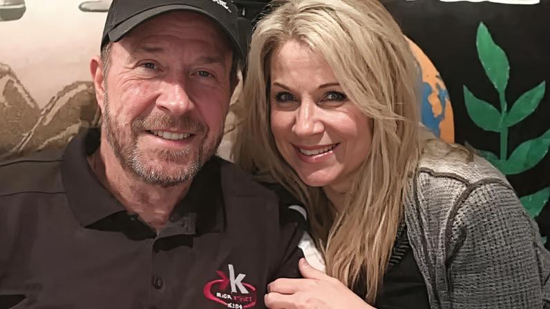 Chuck Norris descobre paternidade de filha nascida fora do casamento 26 anos