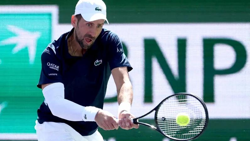 Novak Djokovic durante Indian Wells (Foto: MATTHEW STOCKMAN / GETTY IMAGES NORTH AMERICA / Getty Images via AFP)