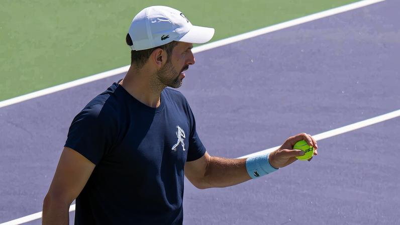 Djokovic desiste de Miami por lesão no ombro