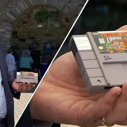 Cartucho de Donkey Kong Country é exibido no Antiques Roadshow