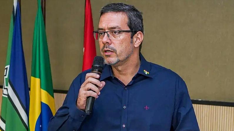 Dr. Furlan e seu vice foram afastados por 60 dias por suspeita de corrupção em licitação na área de saúde. (Foto: Rogério Limeira/prefeitura de Macapá)