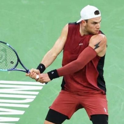 Draper elimina Djokovic e encara Medvedev