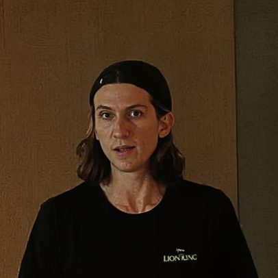 Ex-técnico do Flamengo Filipe Luís passa o sábado no cinema com o filho