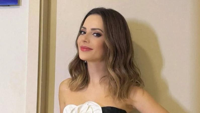 Sandy, 43 anos: 'Desde os 25 eu faço isso: uso hidratante no rosto e nos olhos para dormir'