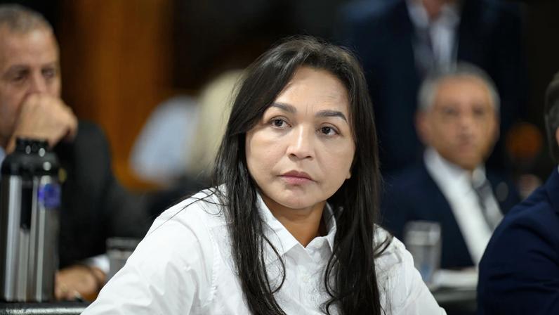 De esquerda, Eliziane Gama quer criar imagem de evangélica raiz