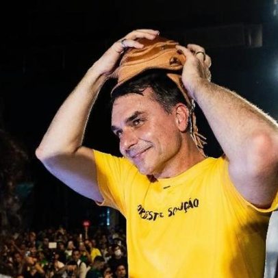 Flávio ataca Lula, mira no crime e busca afastar-se do machismo