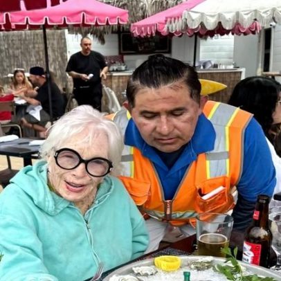 Shirley MacLaine, 91, almoça ostras e cerveja em Malibu