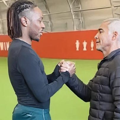 Jogador do Arsenal fica atônito ao conhecer Romário