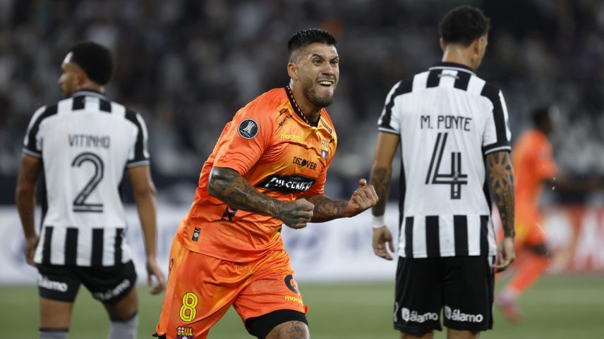 Carrasco do Botafogo tem camisa de Messi e atuou na 2ª divisão até 2023