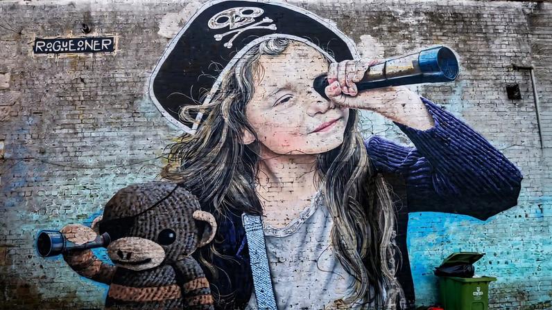 Rogue-one, Lola the Barras Pirate, Ross Street / Suffolk Street, Glasgow, North Lanarkshire