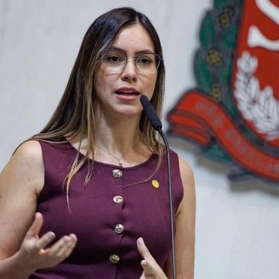 Deputada envolvida em blackface declara ser branca em 2020 e parda em 2022