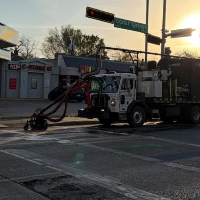 Faixas de pedestres com cores LGBT são apagadas