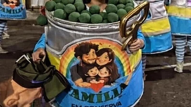 Ala 'Neoconservadores em conserva', da Acadêmicos de Niterói – imagem: reprodução