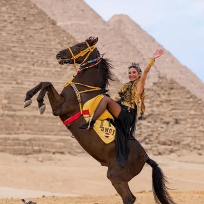 Farrah Abrahams gera indignação por traje revelador em sítio sagrado no Egito