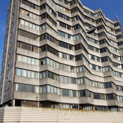 Tracey Emin recebe fatura de £160 mil para consertar apartamentos em Margate